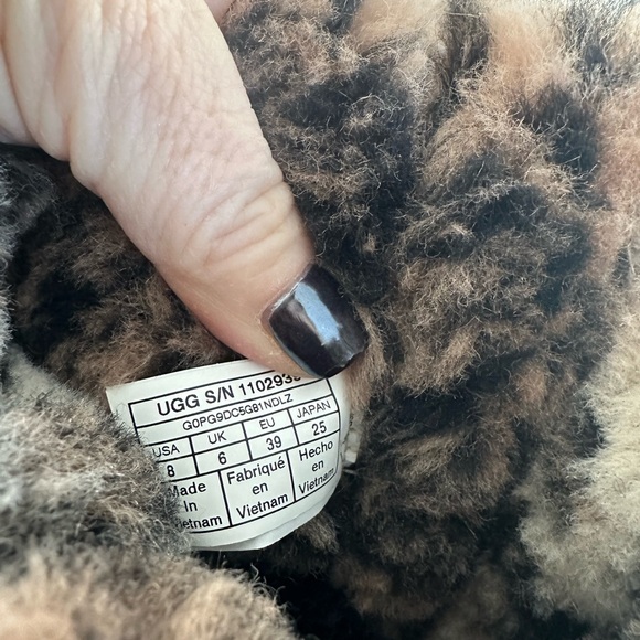 Ugg Tall Leopard Shearling Boots Size 8 - Picture 13 of 13